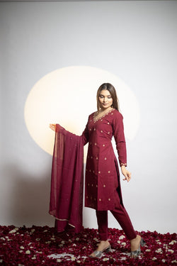 Straight zardosi and aari work kurta set