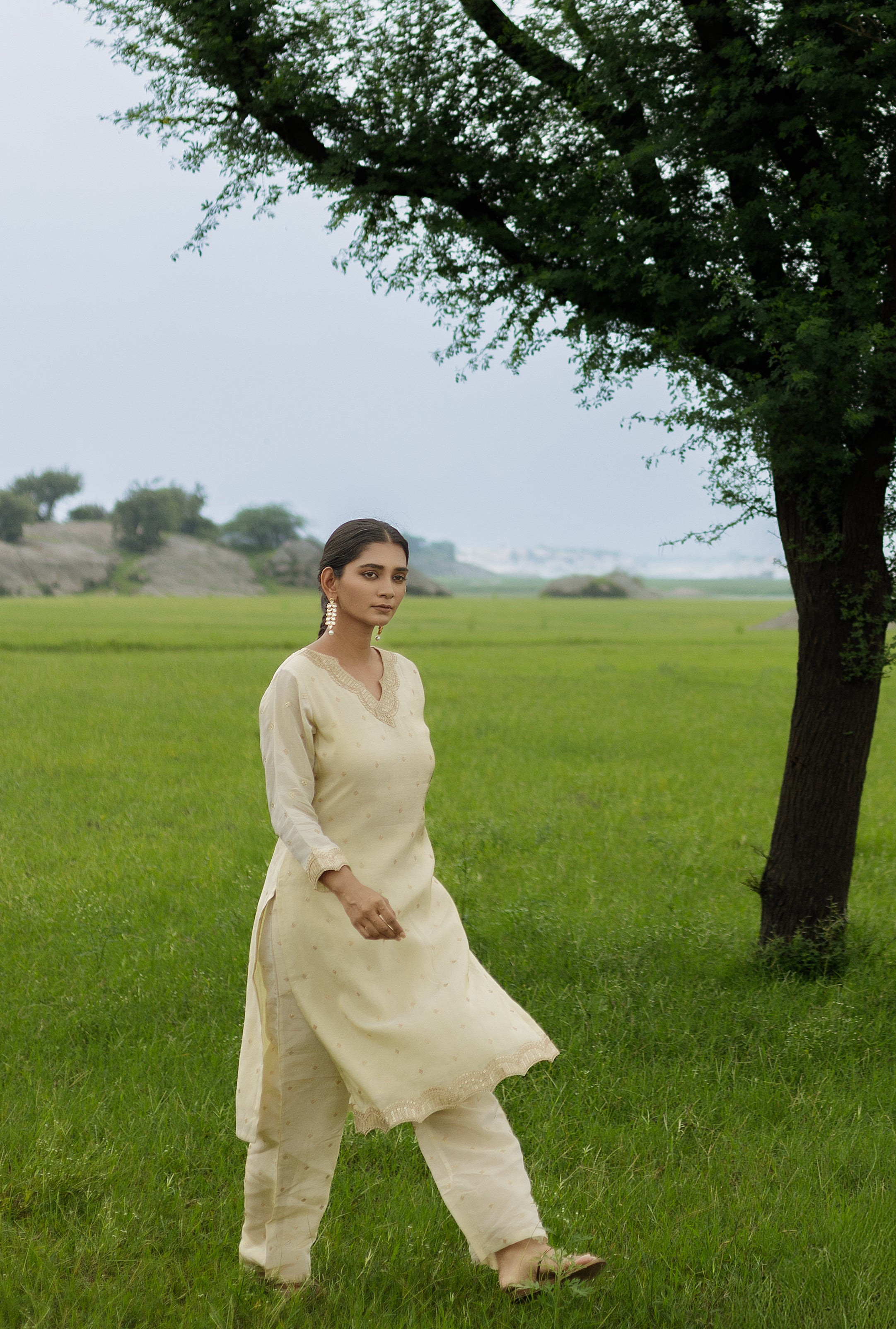 CREAM TISSUE SILK KURTA SET